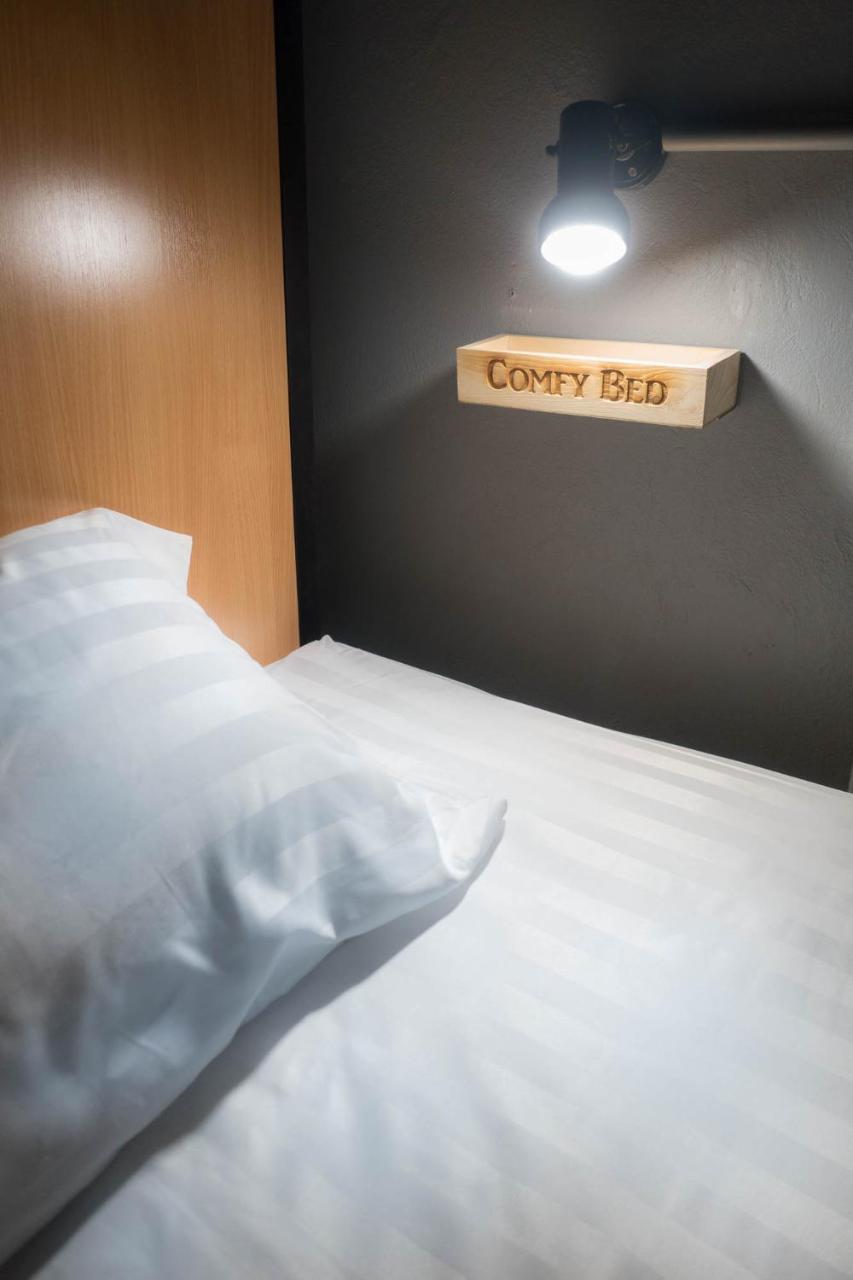 Comfy Bed Hostel (Adults Only) Bangkok Esterno foto